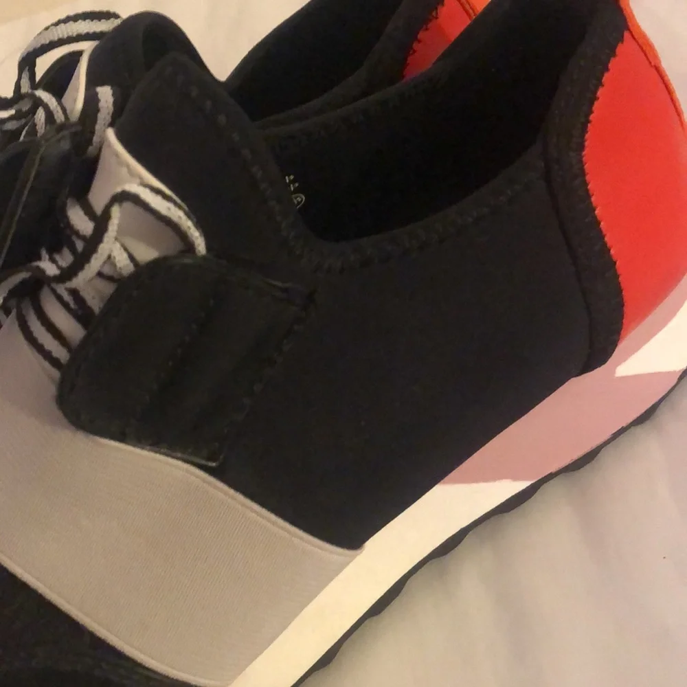 Brash tennis shoes brand new 6.5 black, grey, bright red, mauve pink color - Picture 5 of 5